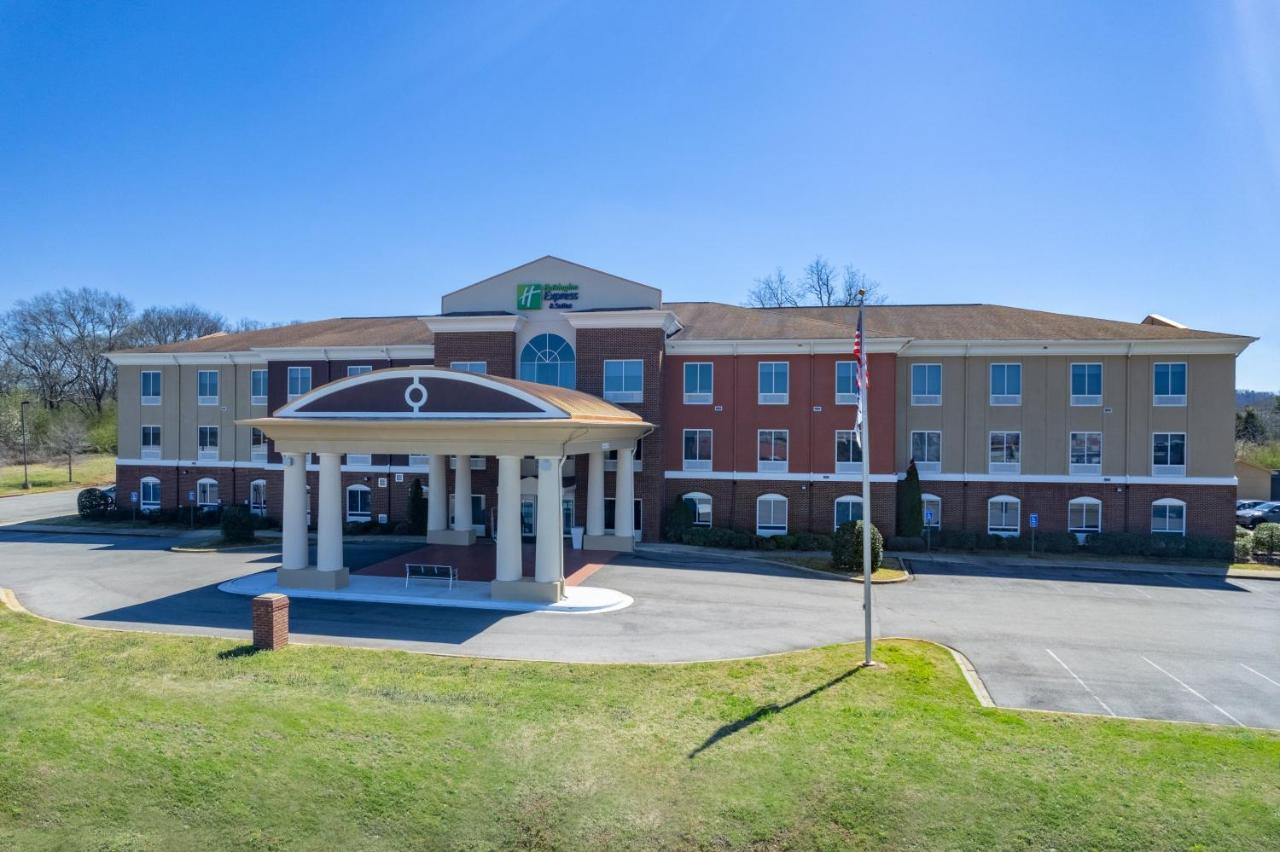 Holiday Inn Express Hotel & Suites Talladega By Ihg Екстериор снимка