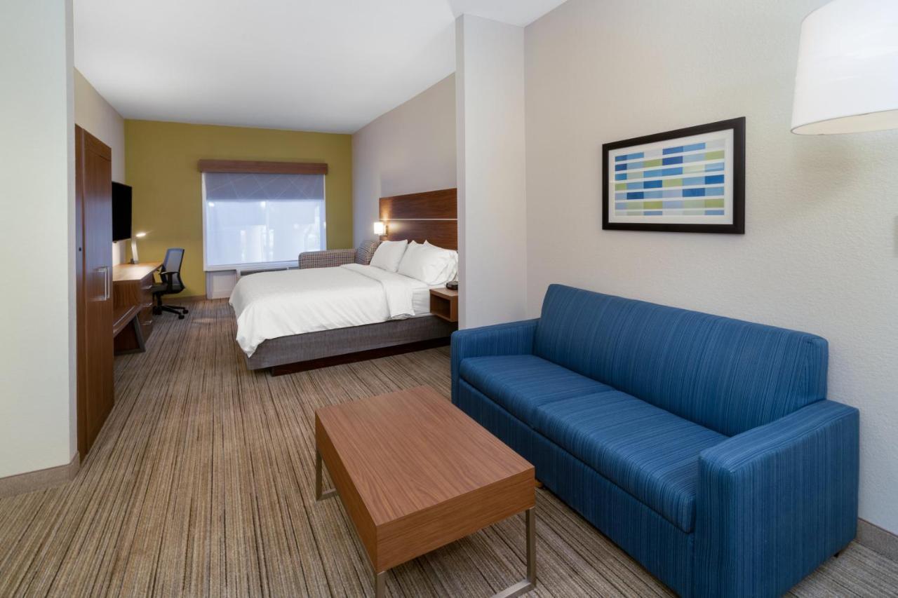 Holiday Inn Express Hotel & Suites Talladega By Ihg Екстериор снимка