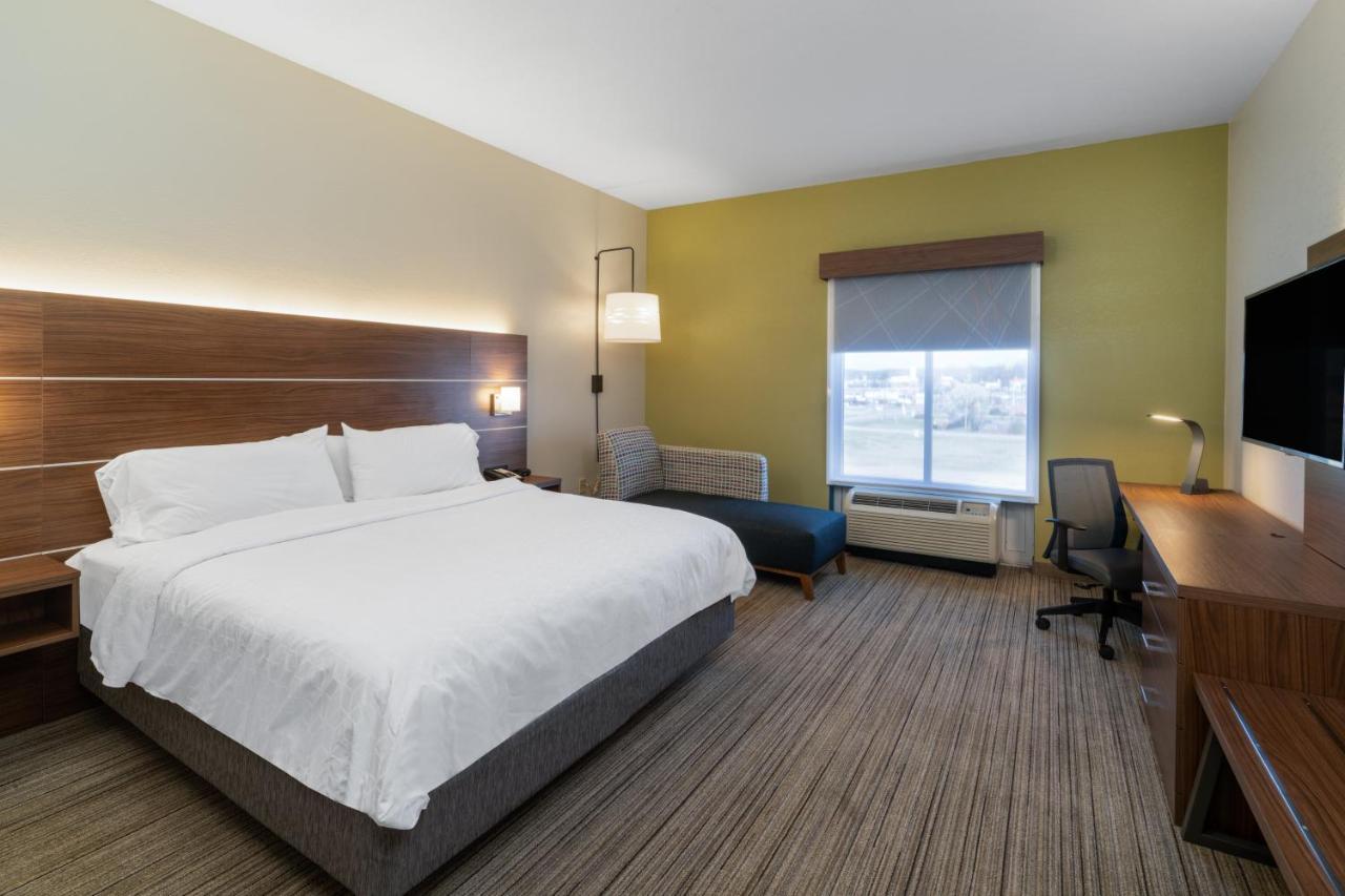Holiday Inn Express Hotel & Suites Talladega By Ihg Екстериор снимка