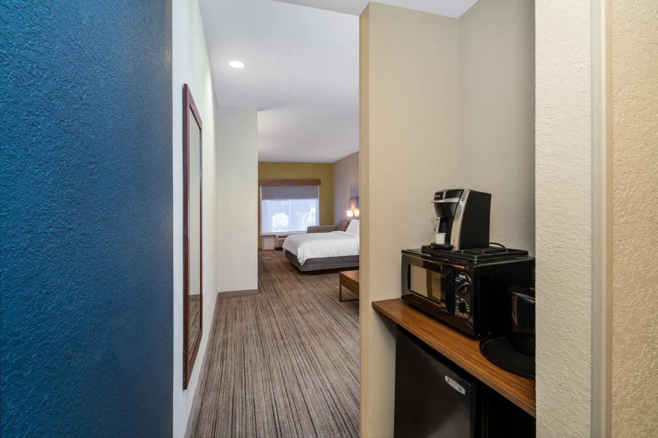 Holiday Inn Express Hotel & Suites Talladega By Ihg Екстериор снимка