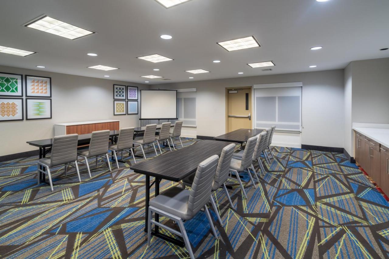 Holiday Inn Express Hotel & Suites Talladega By Ihg Екстериор снимка