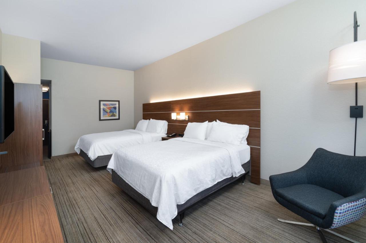 Holiday Inn Express Hotel & Suites Talladega By Ihg Екстериор снимка