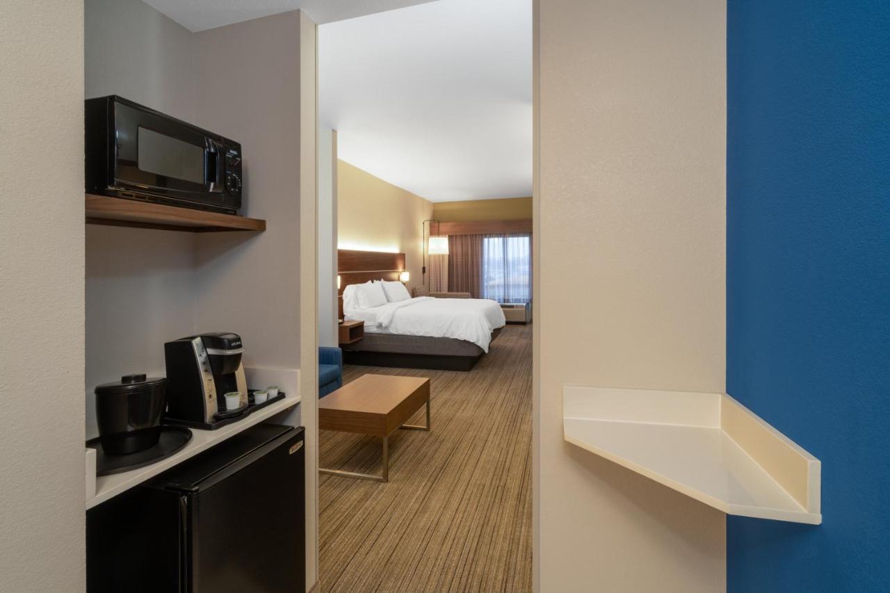 Holiday Inn Express Hotel & Suites Talladega By Ihg Екстериор снимка
