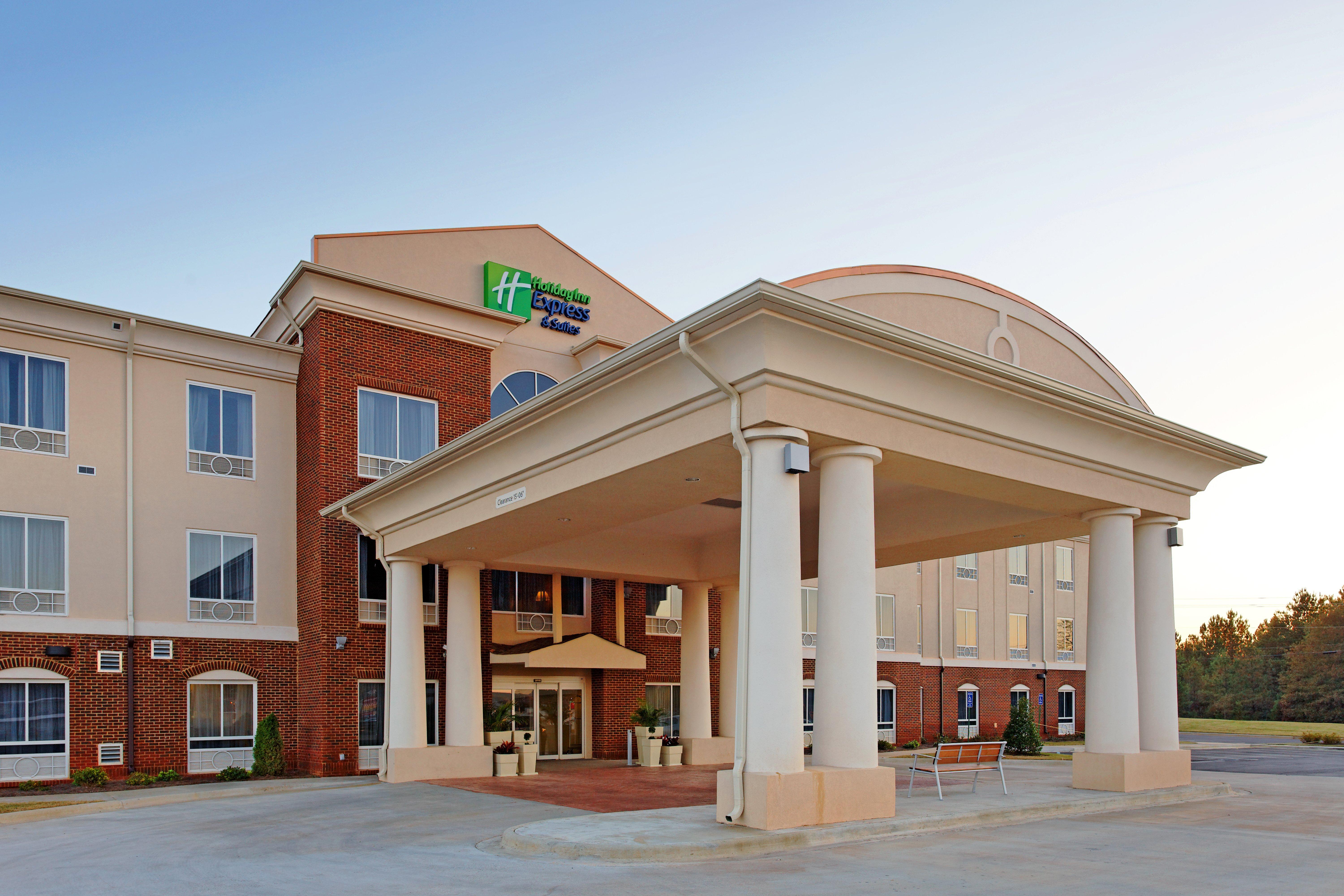 Holiday Inn Express Hotel & Suites Talladega By Ihg Екстериор снимка