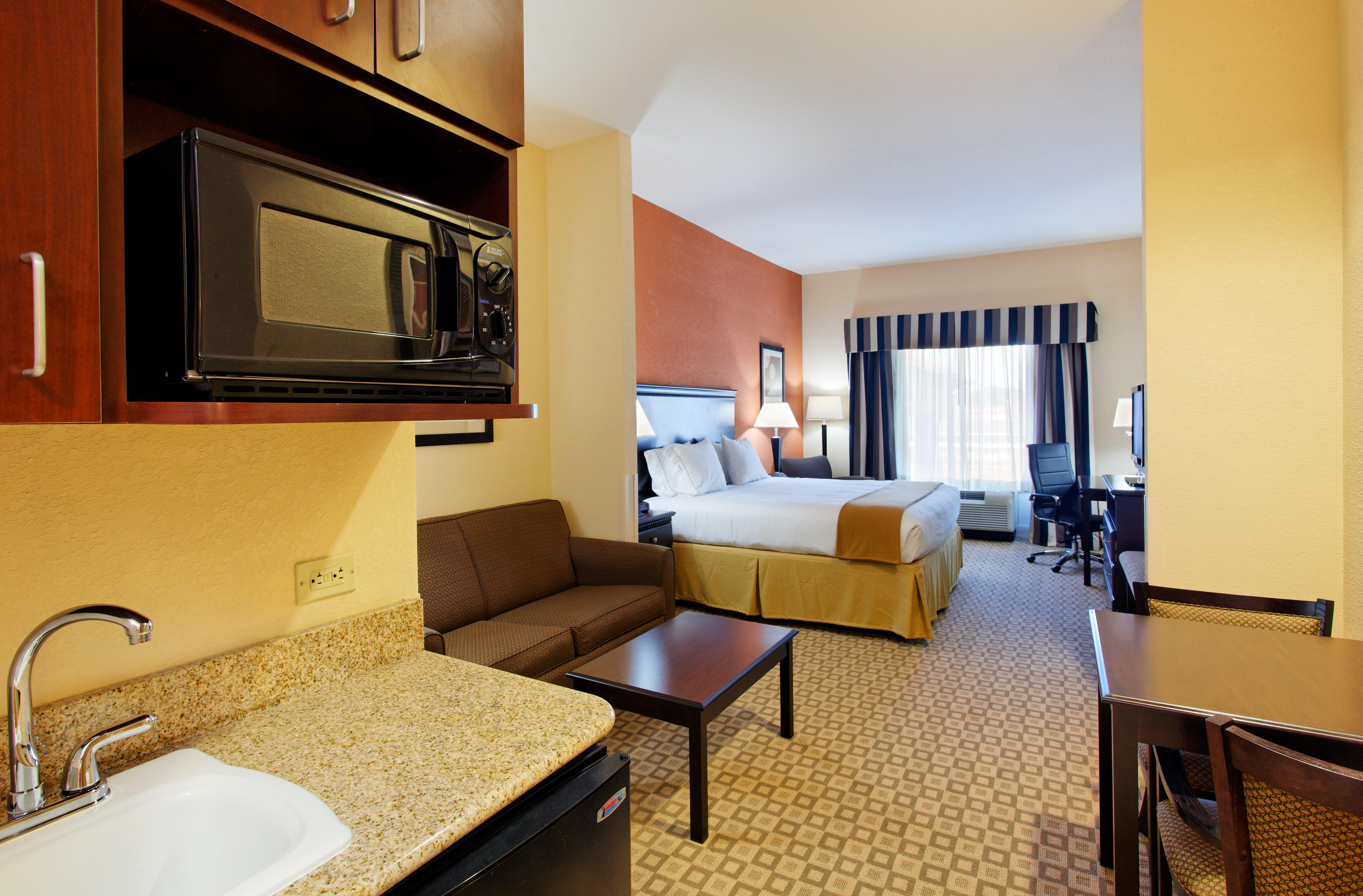 Holiday Inn Express Hotel & Suites Talladega By Ihg Екстериор снимка