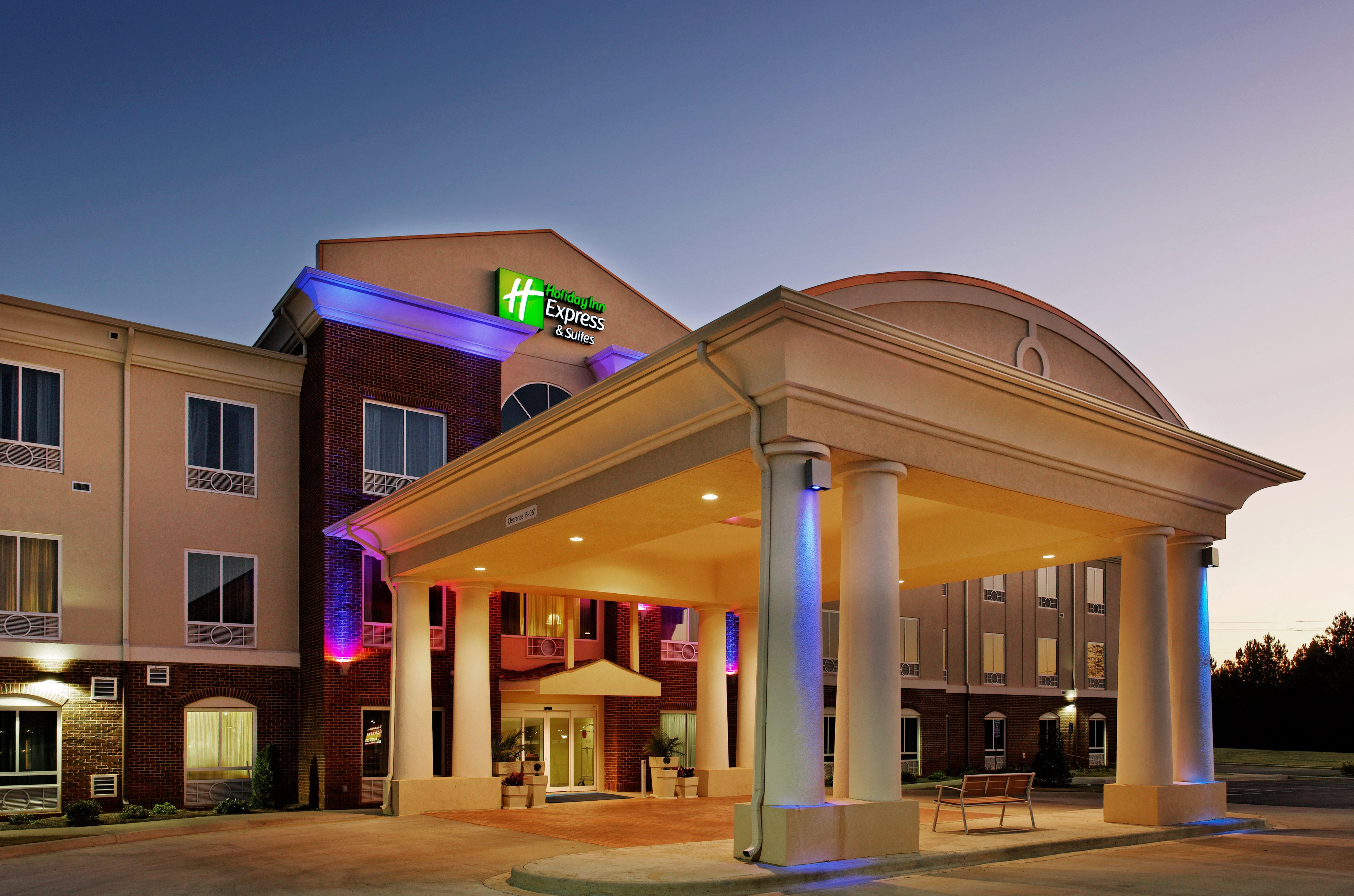 Holiday Inn Express Hotel & Suites Talladega By Ihg Екстериор снимка