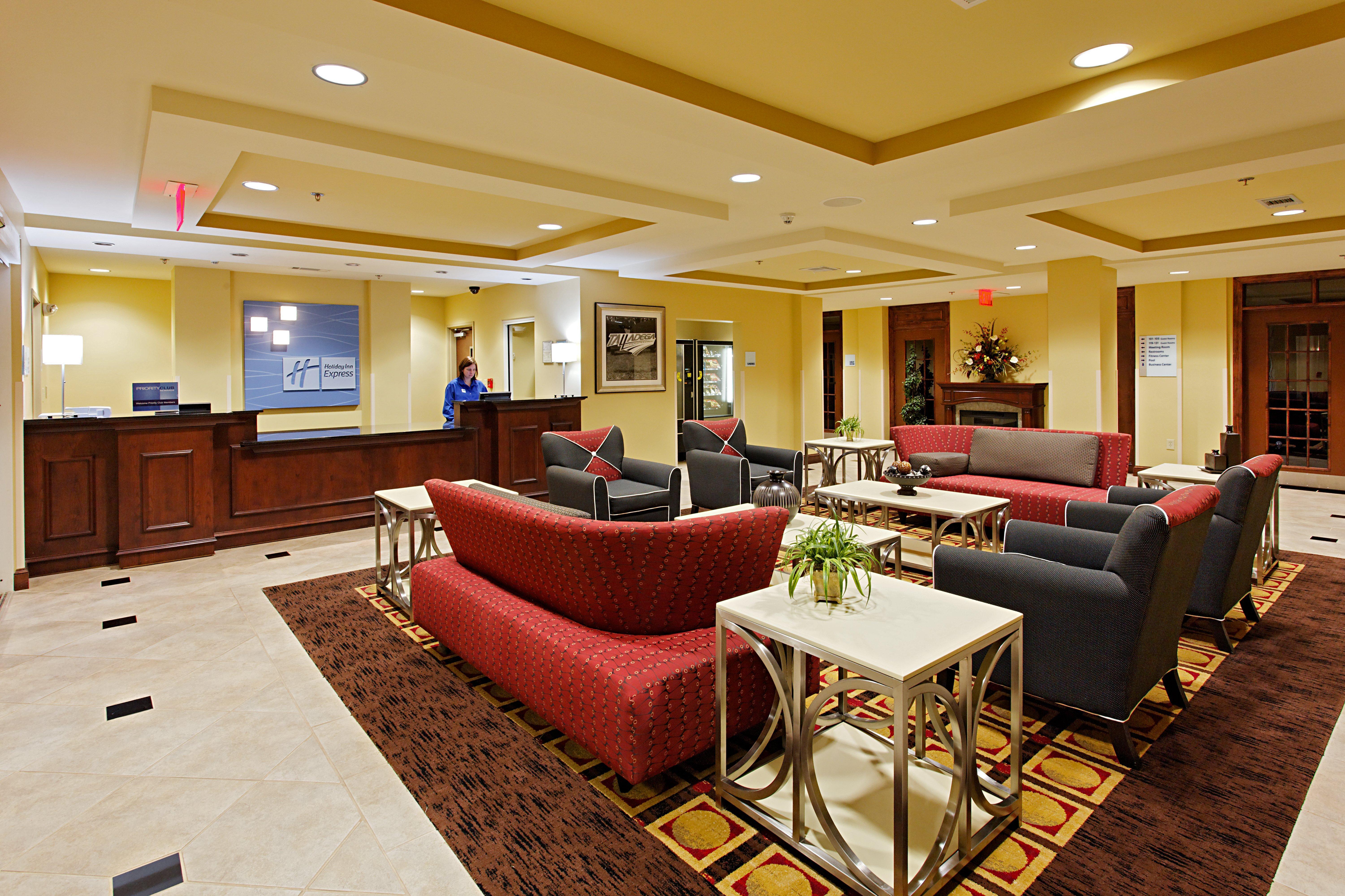Holiday Inn Express Hotel & Suites Talladega By Ihg Екстериор снимка