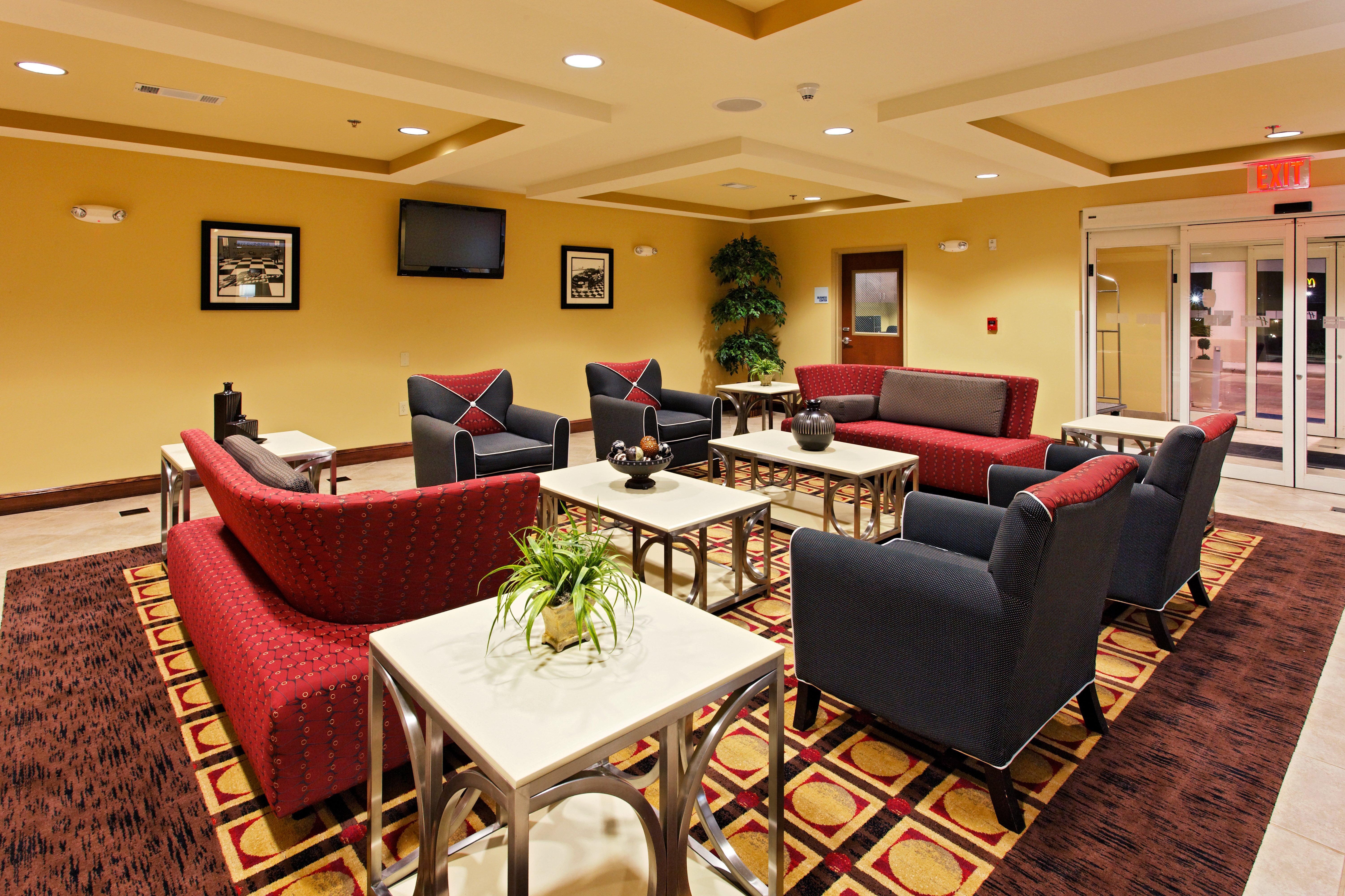 Holiday Inn Express Hotel & Suites Talladega By Ihg Екстериор снимка