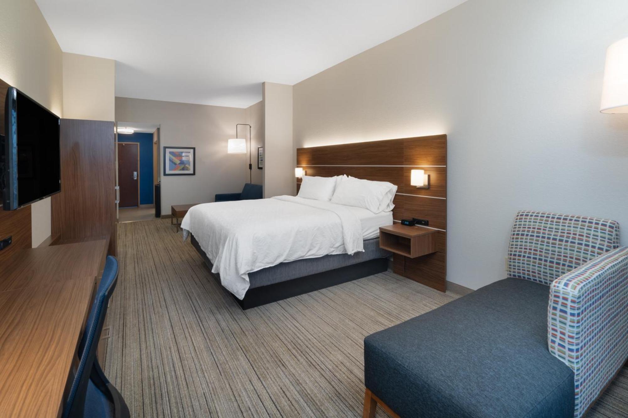 Holiday Inn Express Hotel & Suites Talladega By Ihg Екстериор снимка