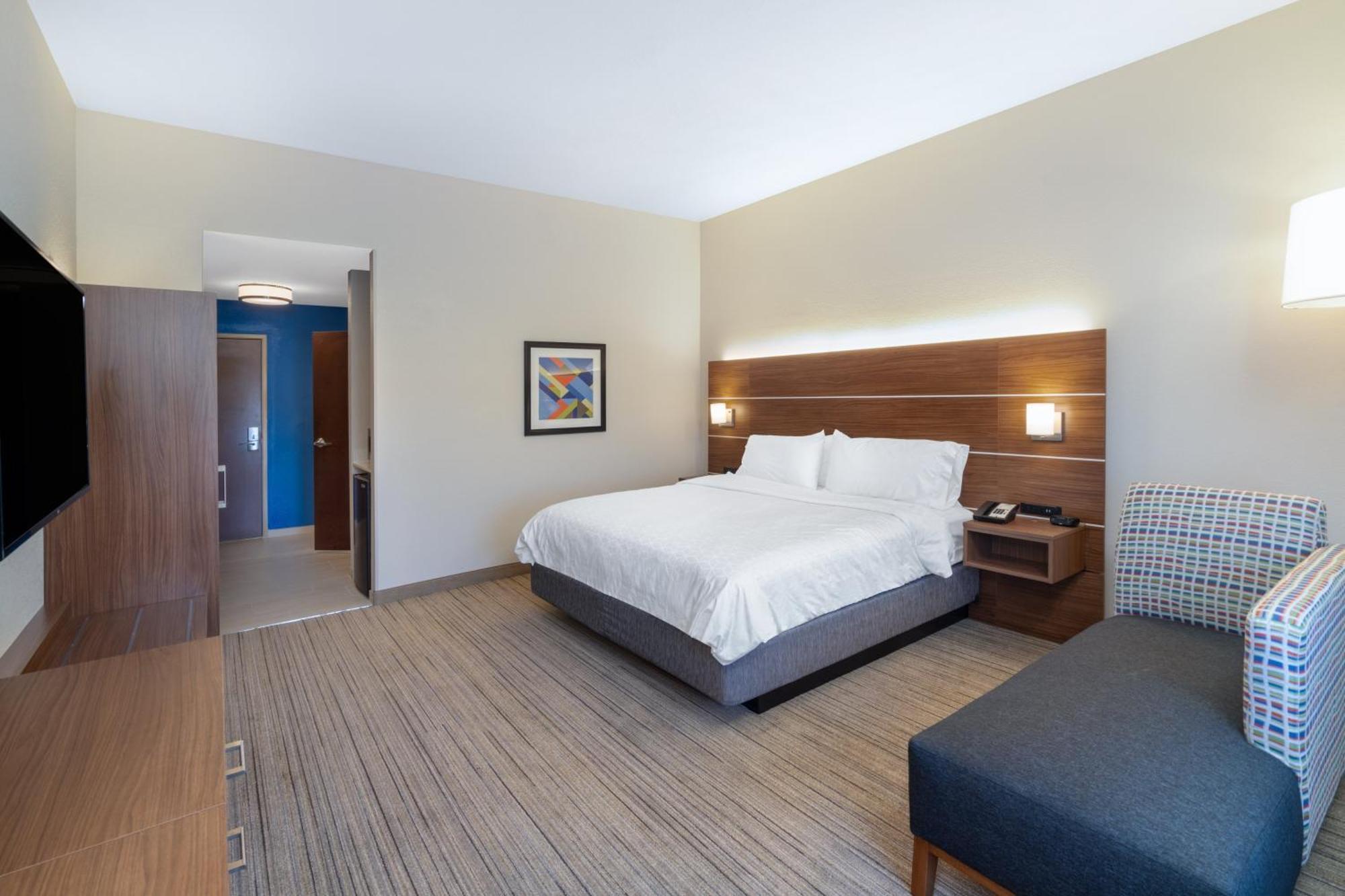 Holiday Inn Express Hotel & Suites Talladega By Ihg Екстериор снимка